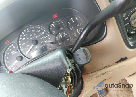 2002 GMC Yukon из США, поврежденный, VIN 1GKEC13V42R252461